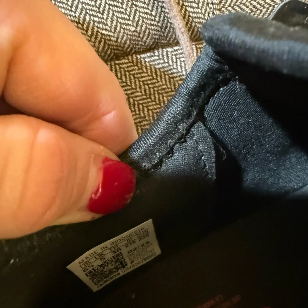 Adidas Black Sneakers 6.5 - Picture 3 of 5